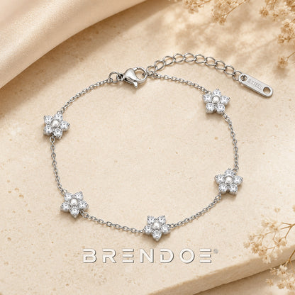 Zilverkleurige Bloemen Armband Dames – RVS Armband met Bloem Details – Verstelbaar