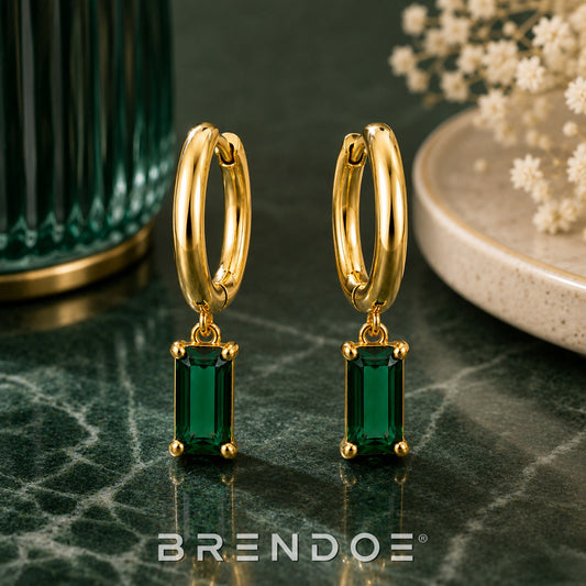 Brendoe Goudkleurige Hangoorbellen met Groene Zirkonia